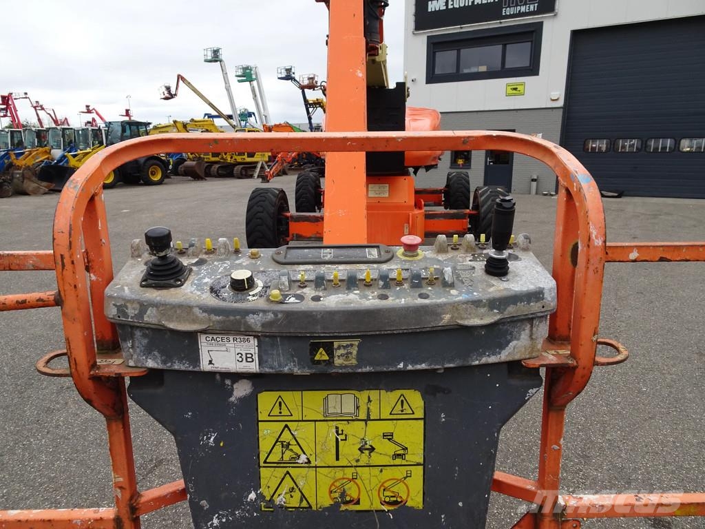 JLG 1250AJP Gelenkteleskoparbeitsbühnen
