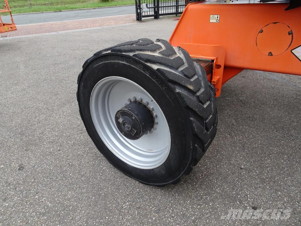 JLG 1250AJP Gelenkteleskoparbeitsbühnen