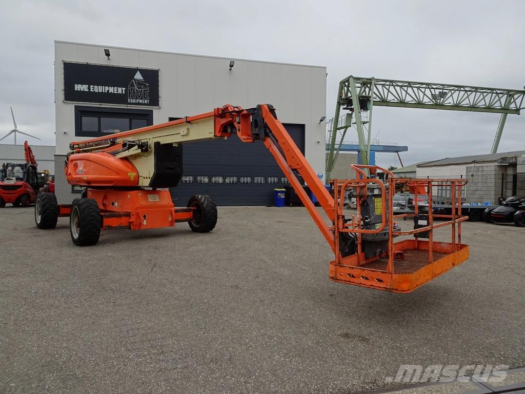 JLG 1250AJP Gelenkteleskoparbeitsbühnen