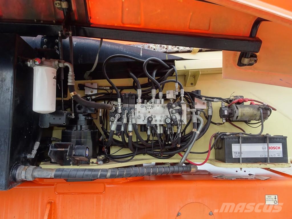 JLG 1250AJP Gelenkteleskoparbeitsbühnen
