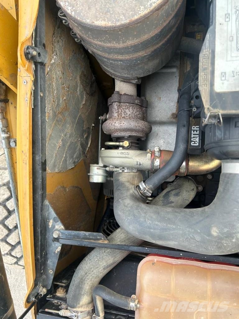CAT 442 E Backhoe loaders