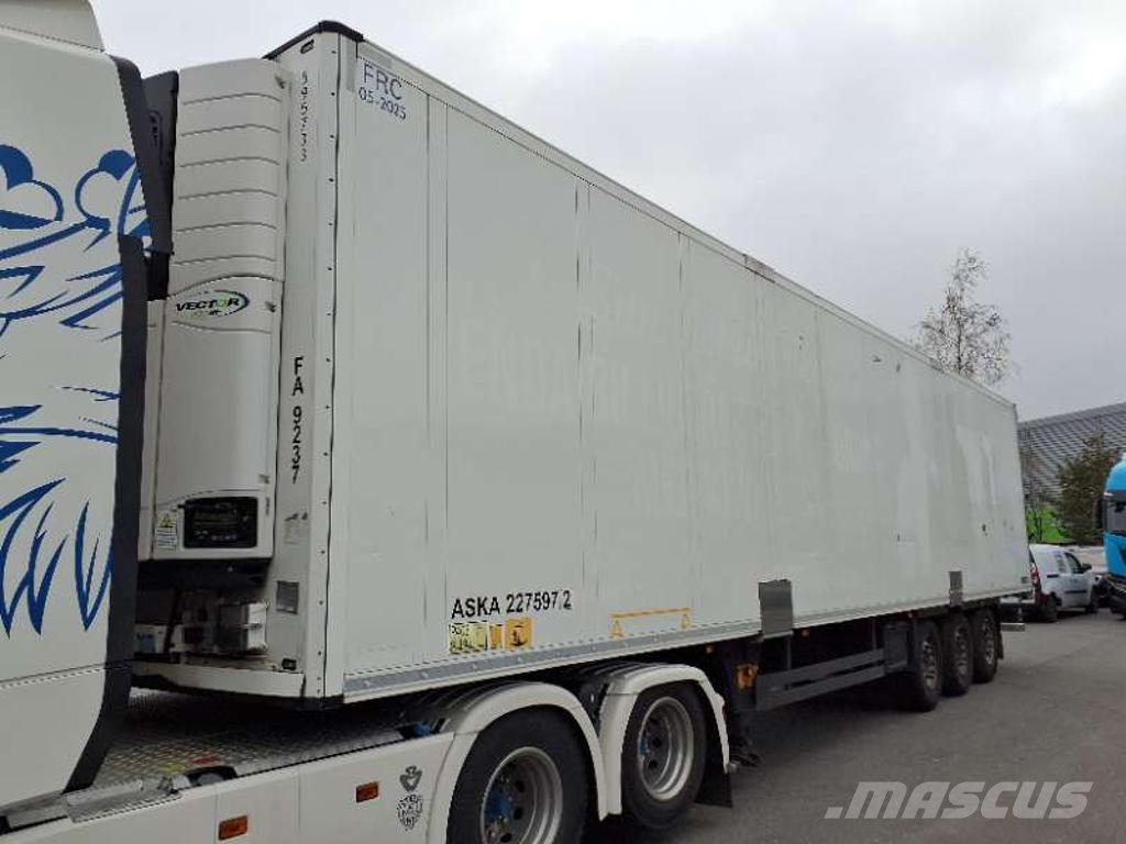 Schmitz Cargobull Trailer Reefer Flower Width & Dual Temp & Double S Koel-vries opleggers