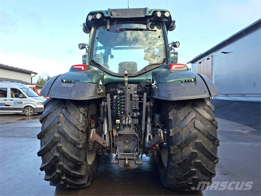 Valtra T235 VERSU Traktorer