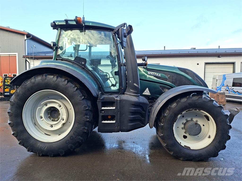 Valtra T235 VERSU Traktorer