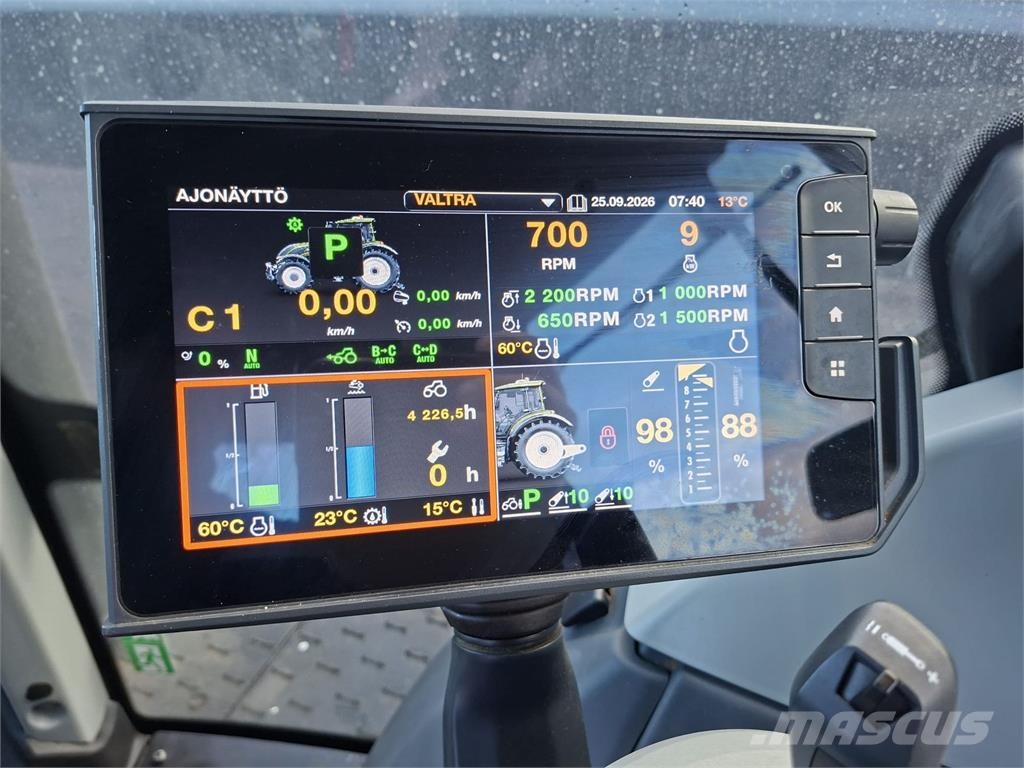 Valtra T235 VERSU Traktorer