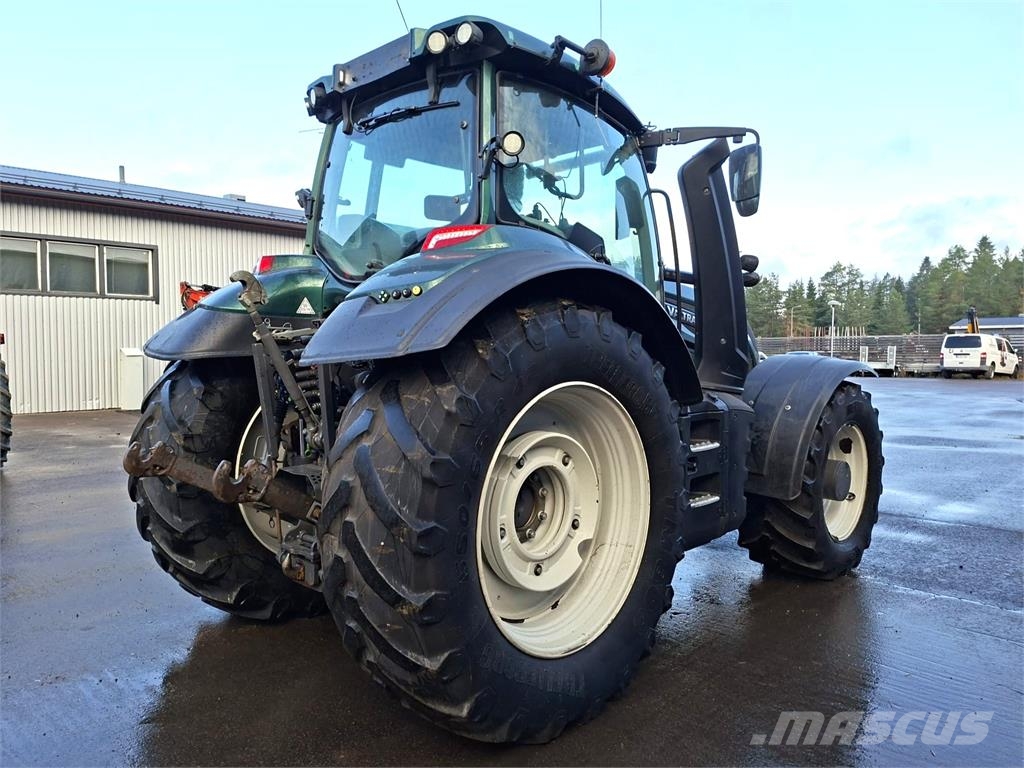 Valtra T235 VERSU Traktorer