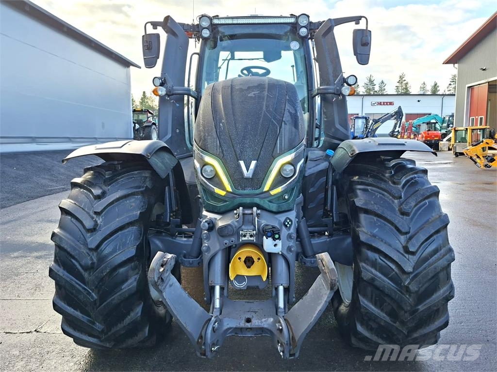 Valtra T235 VERSU Traktorer