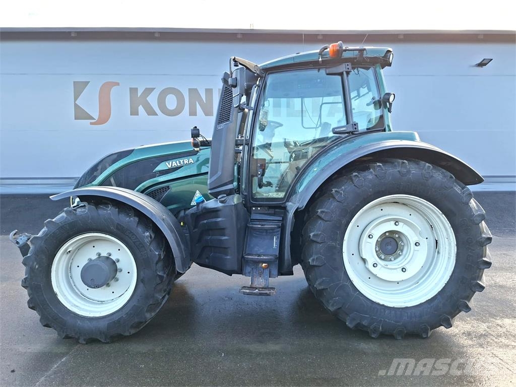 Valtra T235 VERSU Traktorer