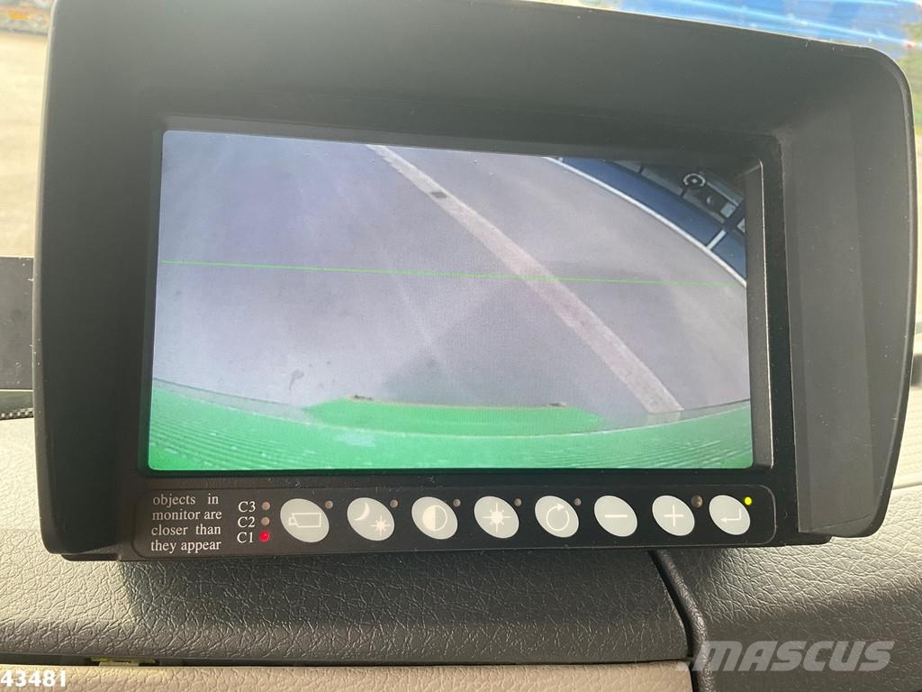 Volvo FL 250 Euro 6 met Dhollandia laadklep Sanduk kamioni