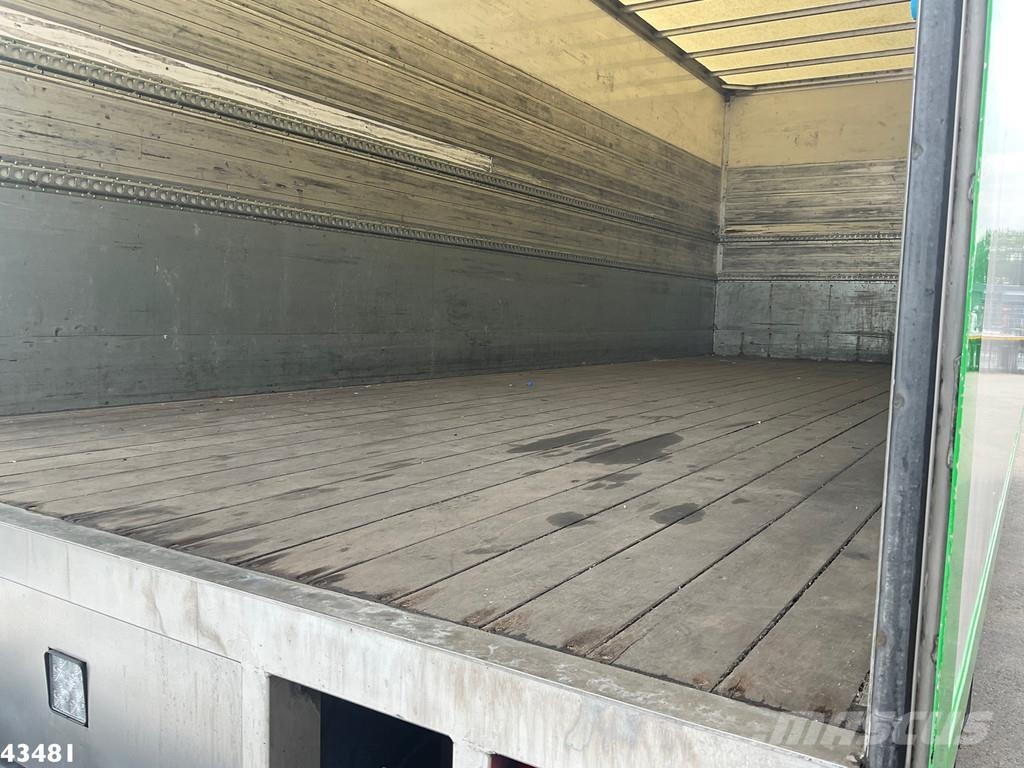 Volvo FL 250 Euro 6 met Dhollandia laadklep Bakwagens met gesloten opbouw