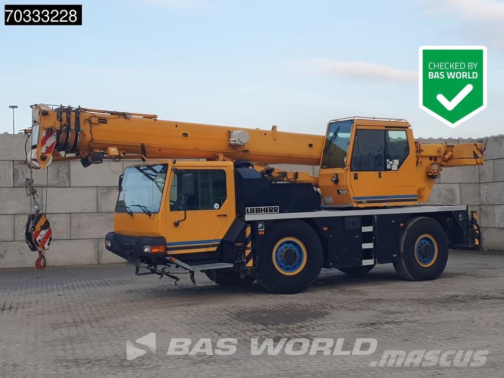Liebherr LTM1030-2.1 Raske maastiku tõstukid