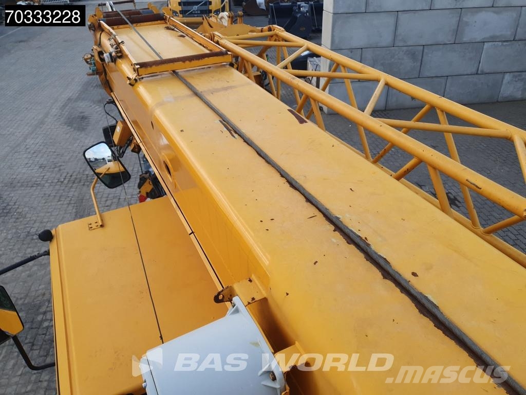 Liebherr LTM1030-2.1 Raske maastiku tõstukid