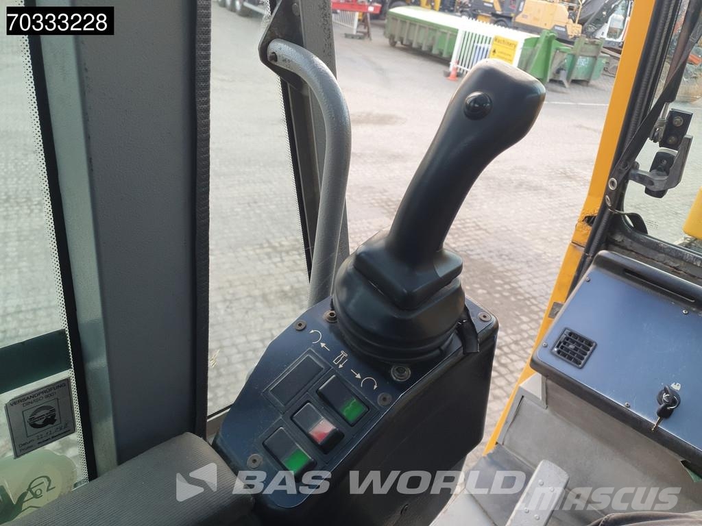 Liebherr LTM1030-2.1 Raske maastiku tõstukid
