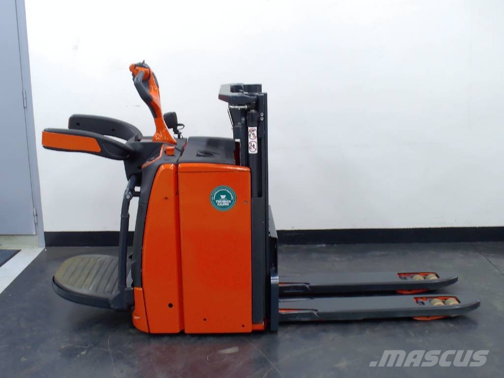 Linde D 12 Deichselstapler