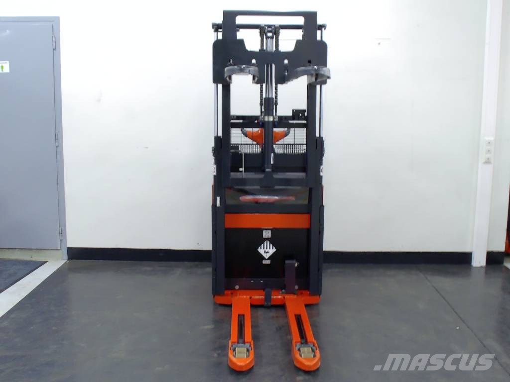 Linde D 12 Deichselstapler