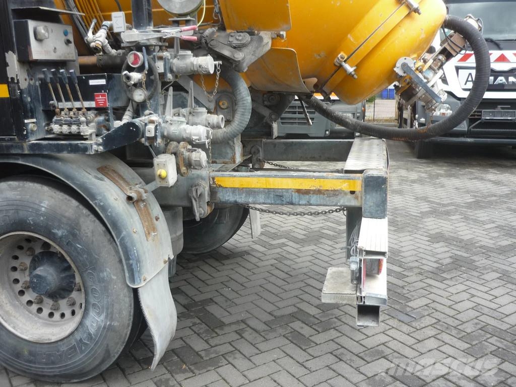 Renders ROC 16.30 Droge stoffen oplegger Met DAF XF Tankopleggers