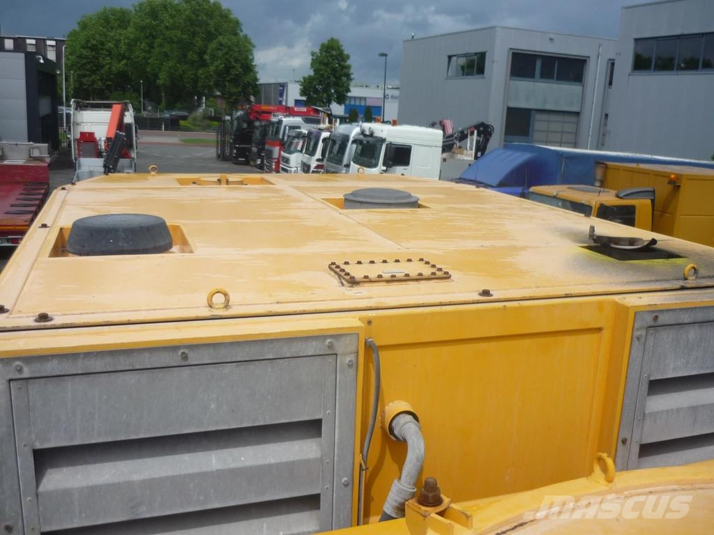 Renders ROC 16.30 Droge stoffen oplegger Met DAF XF Tankopleggers
