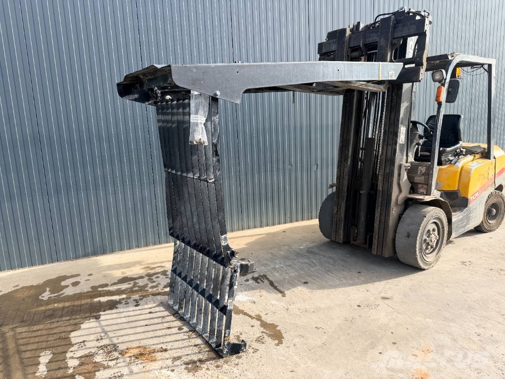CAT 313 / 320GC / 323 / 325 / 330GC / 330 NG / 330 / 3 كابينة والداخلية