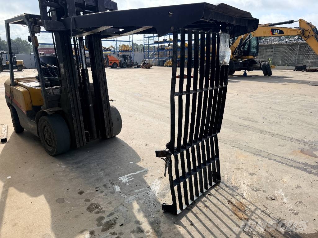 CAT 313 / 320GC / 323 / 325 / 330GC / 330 NG / 330 / 3 كابينة والداخلية