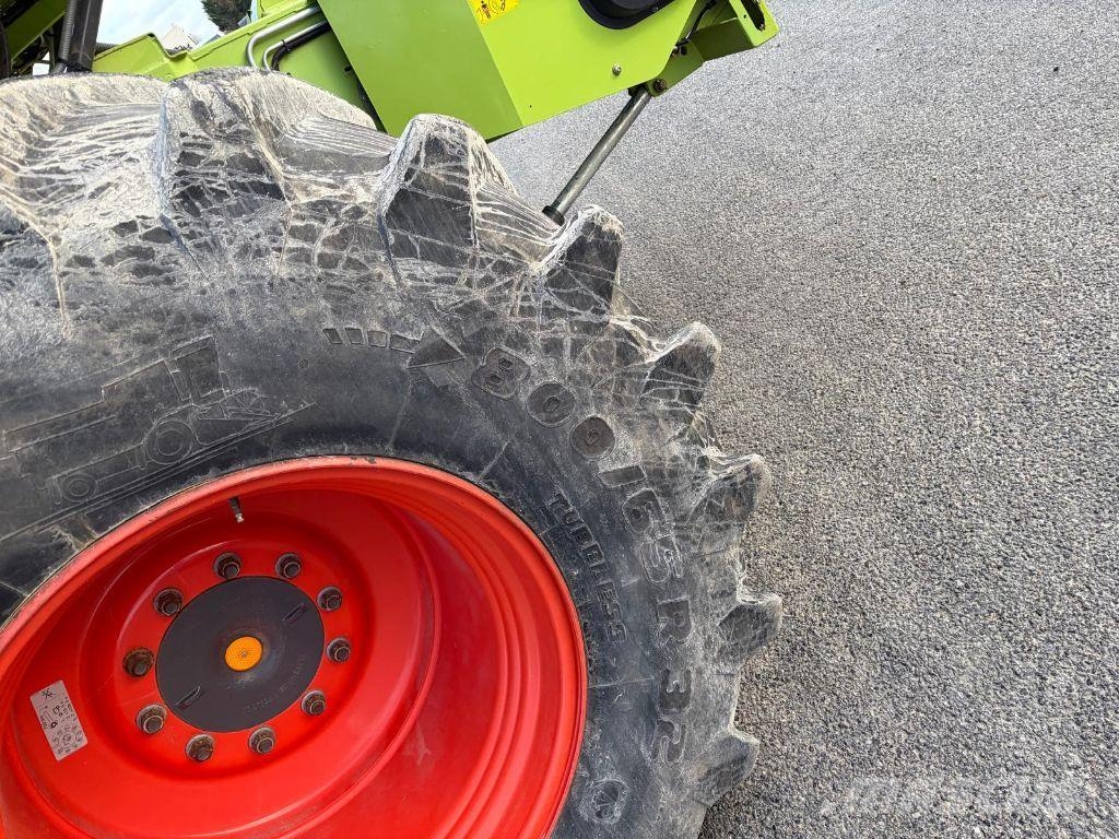 CLAAS LEXION 650 Комбайни