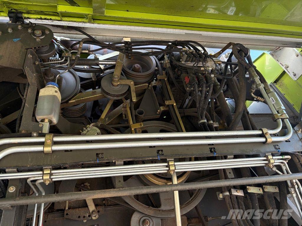 CLAAS LEXION 650 Combine harvesters