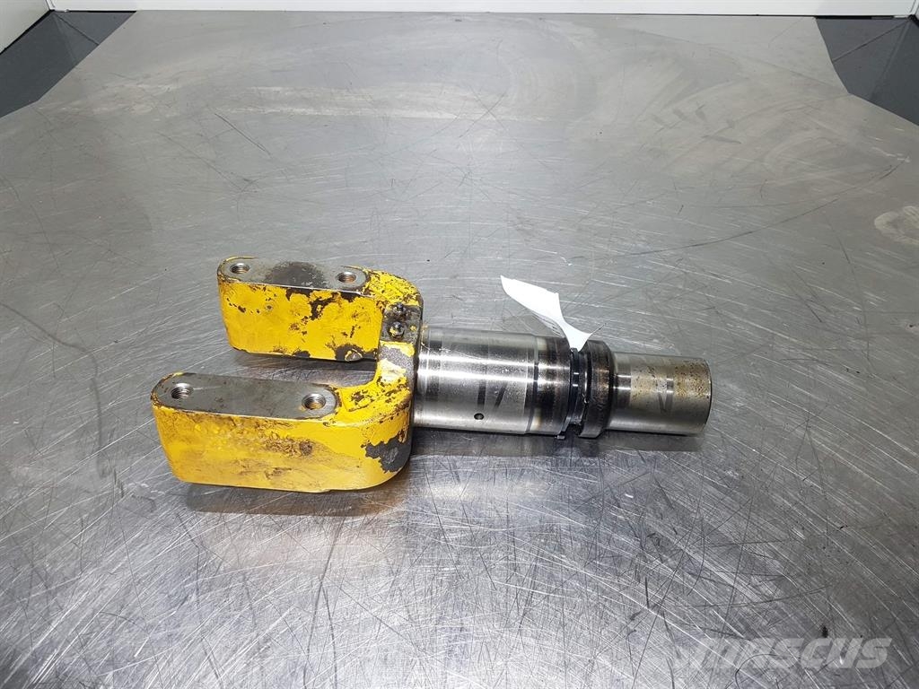 Liebherr PR724LGP-9403707-Cylinder support/Fork/Kantelsteun Chasís