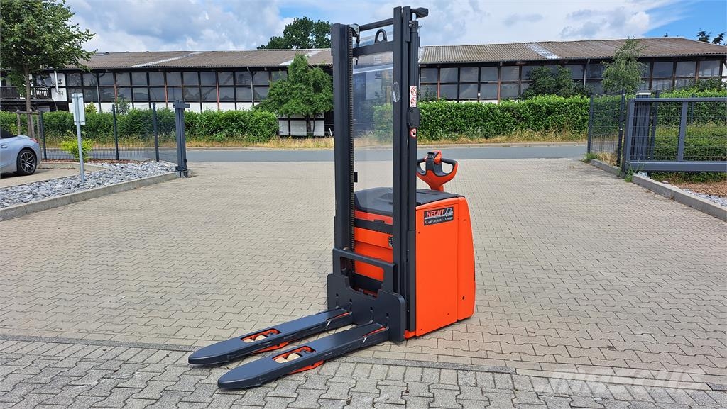 Linde L14i mit 0 Std. 自走式堆積機