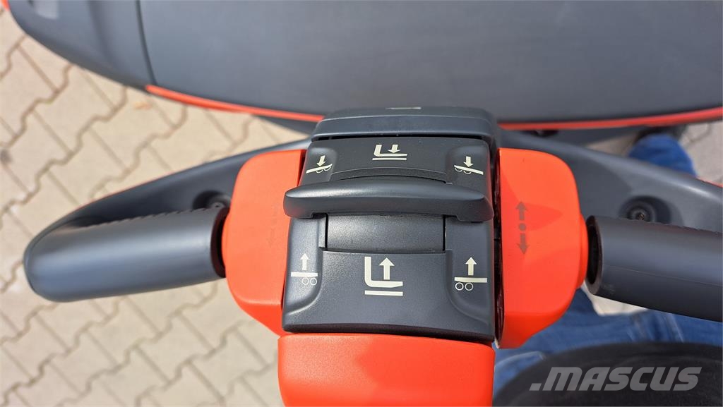 Linde L14i mit 0 Std. 自走式堆積機