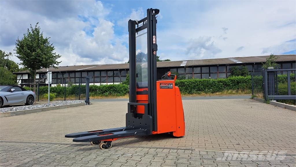 Linde L14i mit 0 Std. 自走式堆積機