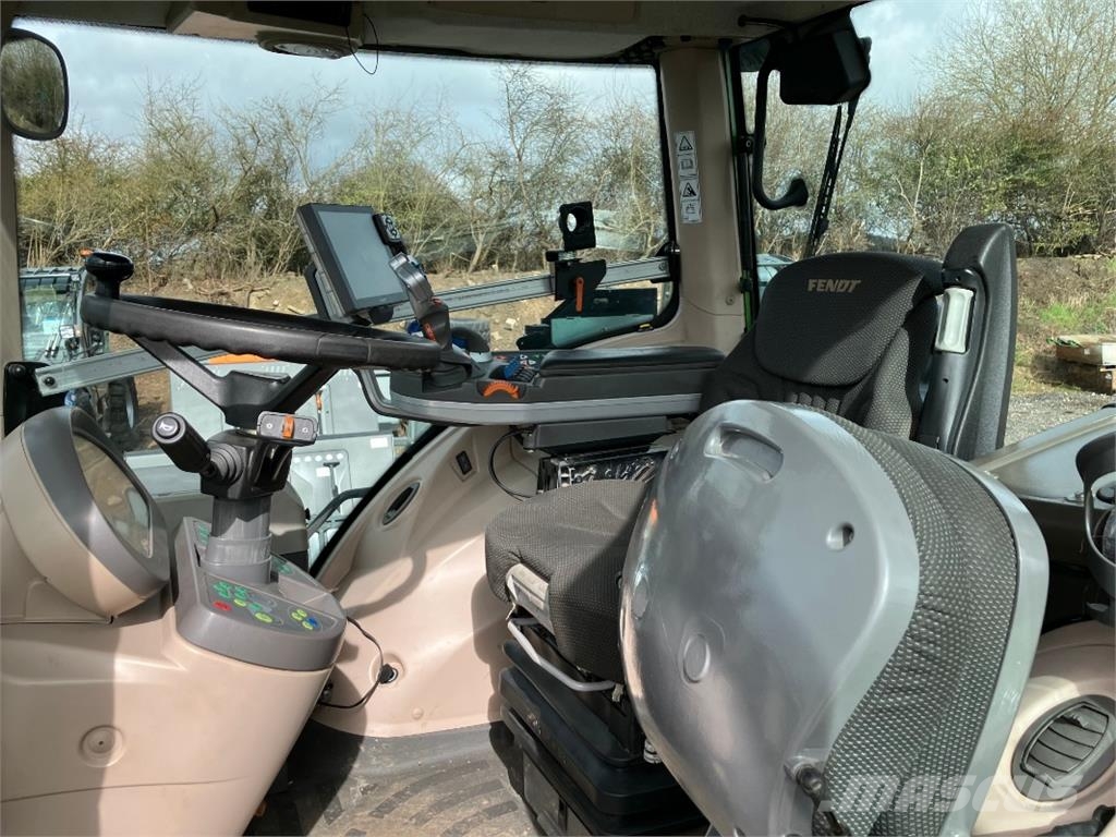 Fendt 828 Vario Profi Plus Трактори