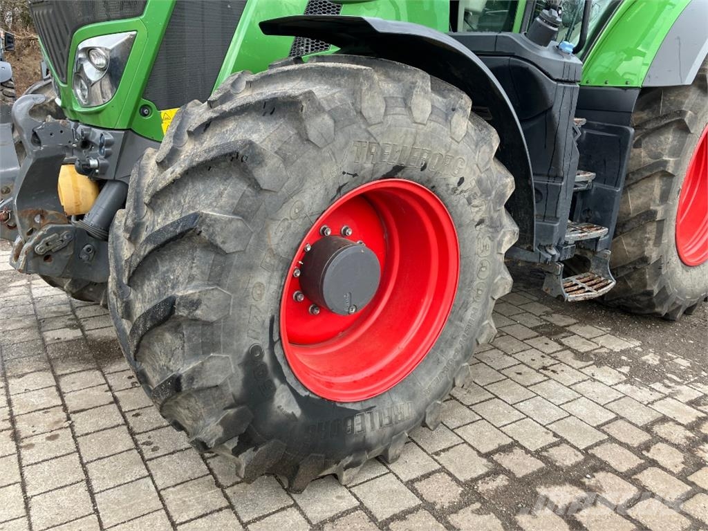 Fendt 828 Vario Profi Plus Трактори