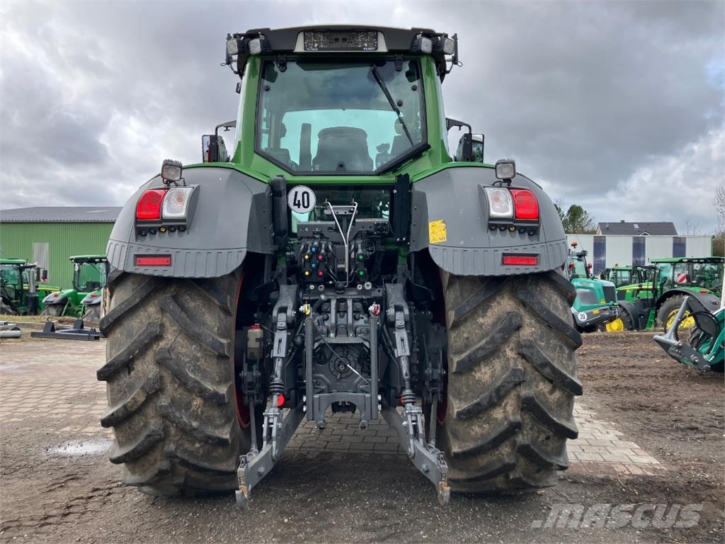 Fendt 828 Vario Profi Plus Трактори