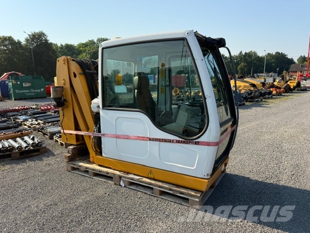 Liebherr A 904 C USED CAB + LIFT Cabine en interieur