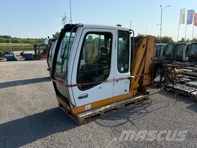 Liebherr A 904 C USED CAB + LIFT Cabine en interieur
