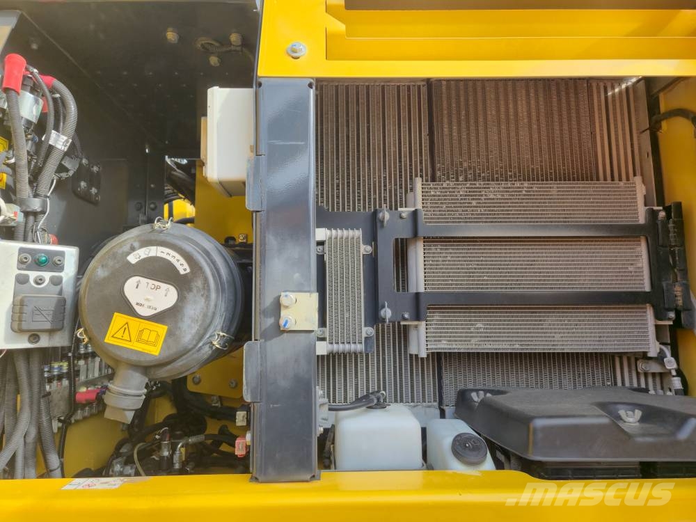 Komatsu PW 180-11 Wheeled excavators