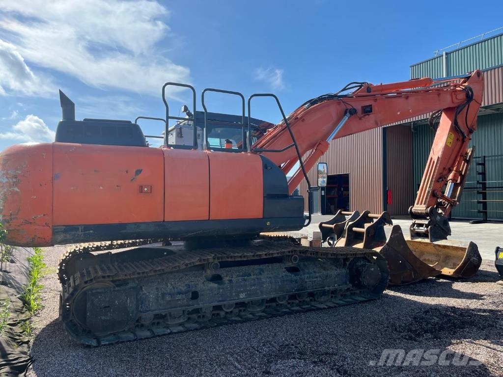 Hitachi ZX250LCN حفارات زحافة