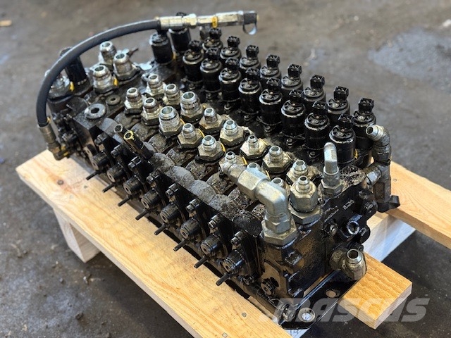 Atlas Copco BOOMER XE 3 PARKER Control Valve - Series L90LS Drilling equipment accessories and spare parts