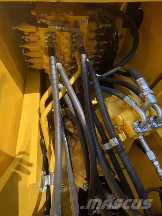 Komatsu PC220-8 Εκσκαφείς με ερπύστριες