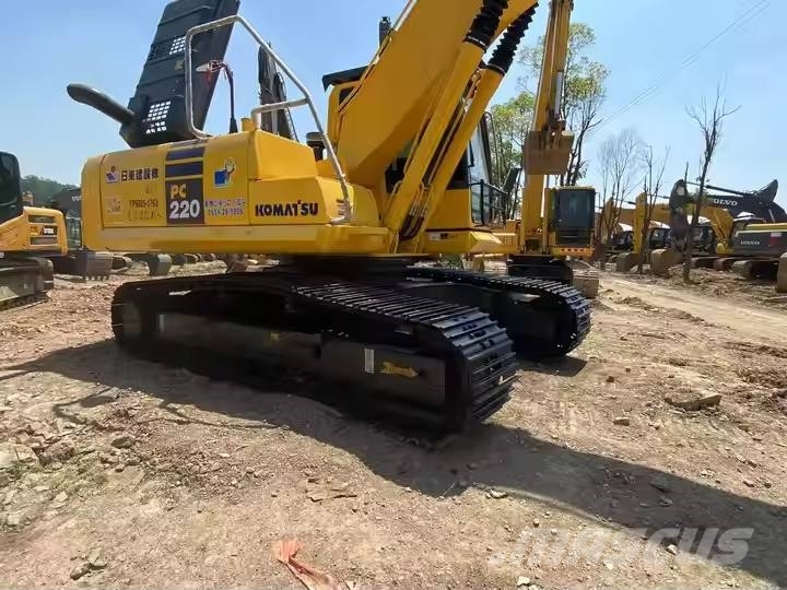 Komatsu PC220-8 Εκσκαφείς με ερπύστριες