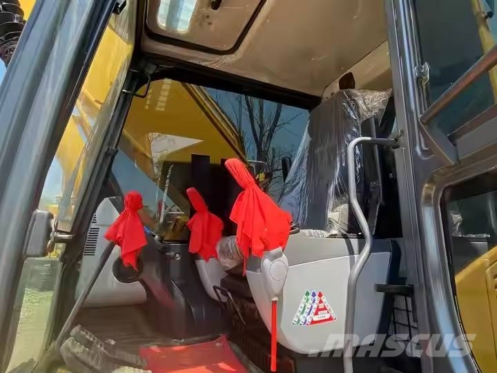 Komatsu PC220-8 Εκσκαφείς με ερπύστριες