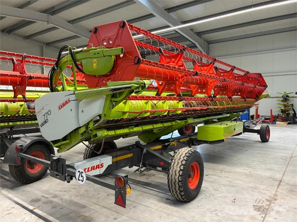 CLAAS Trion 730 TT Agriculture - Autres