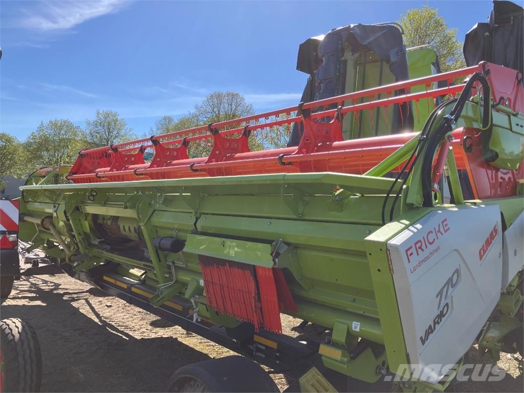 CLAAS Trion 730 TT Sonstige Landmaschinen