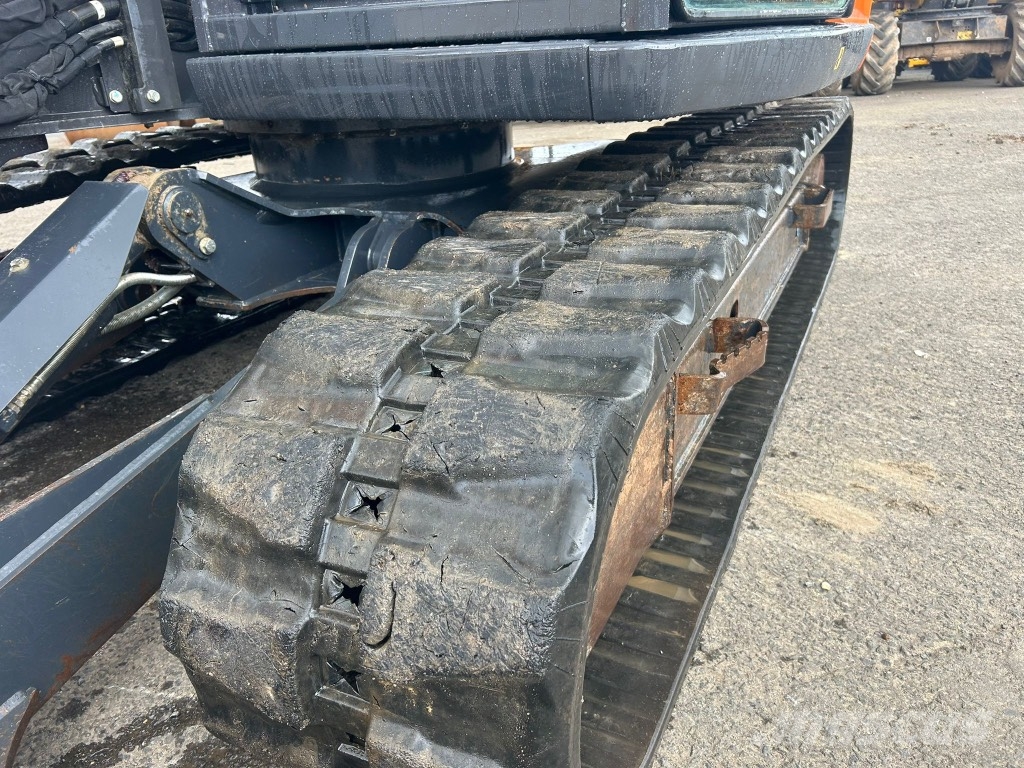 Hitachi ZX85 USBR-6 Midi bageri 7t – 12t