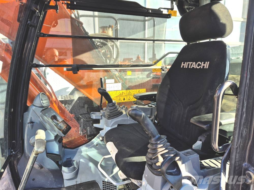 Hitachi ZX 135 US-7 Εκσκαφείς με ερπύστριες