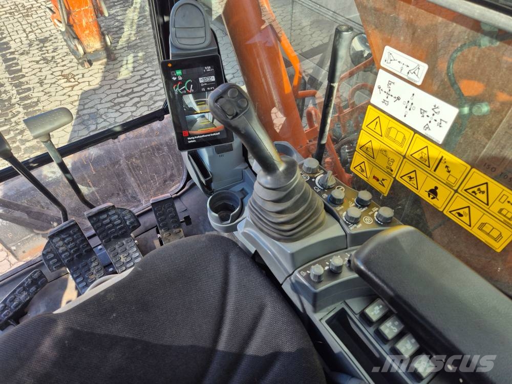 Hitachi ZX 135 US-7 Εκσκαφείς με ερπύστριες