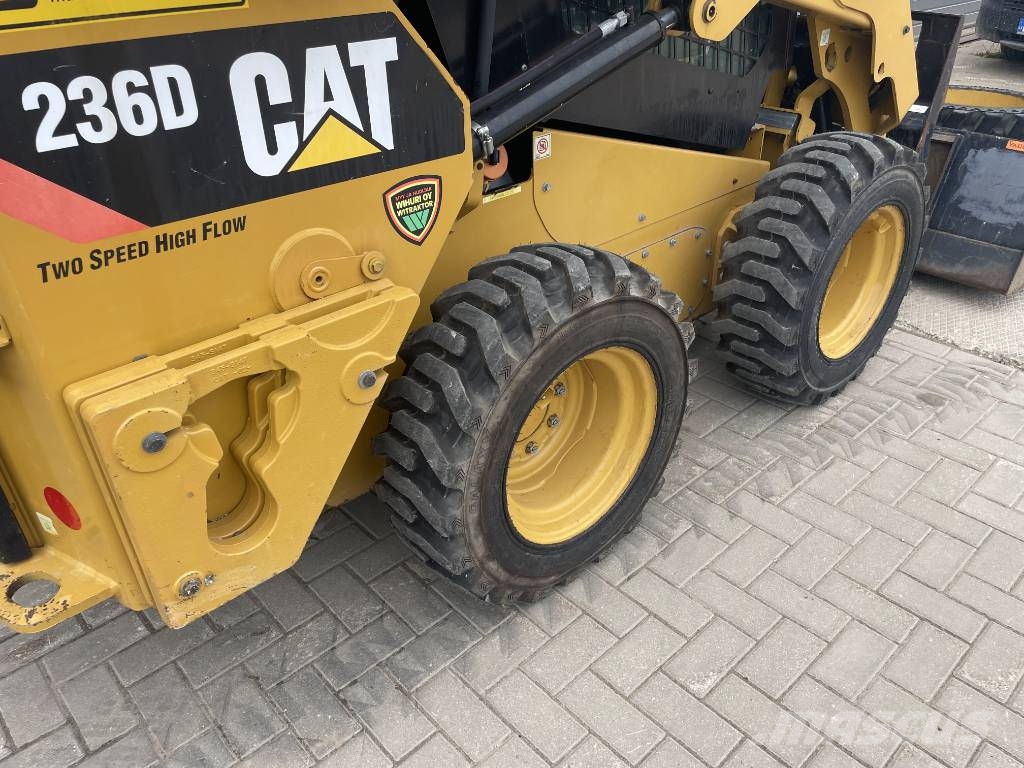 CAT 236D Minilæsser - skridstyret