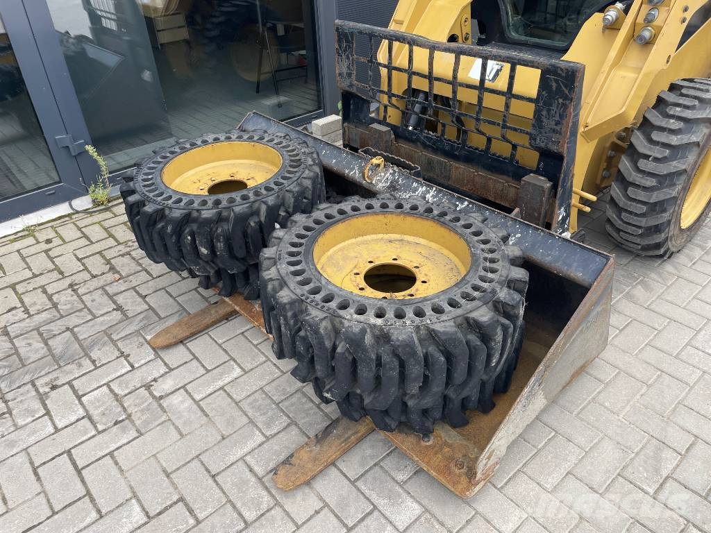 CAT 236D Minilæsser - skridstyret