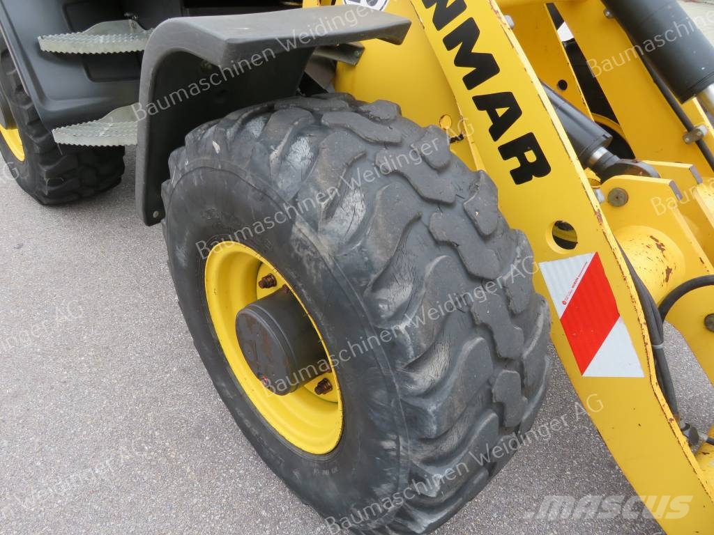 Yanmar V 80 Iekrāvēji uz riteņiem