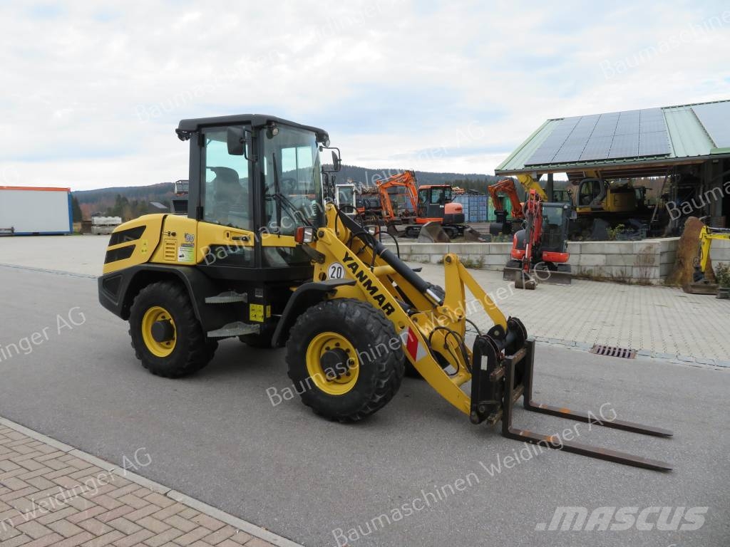 Yanmar V 80 Iekrāvēji uz riteņiem