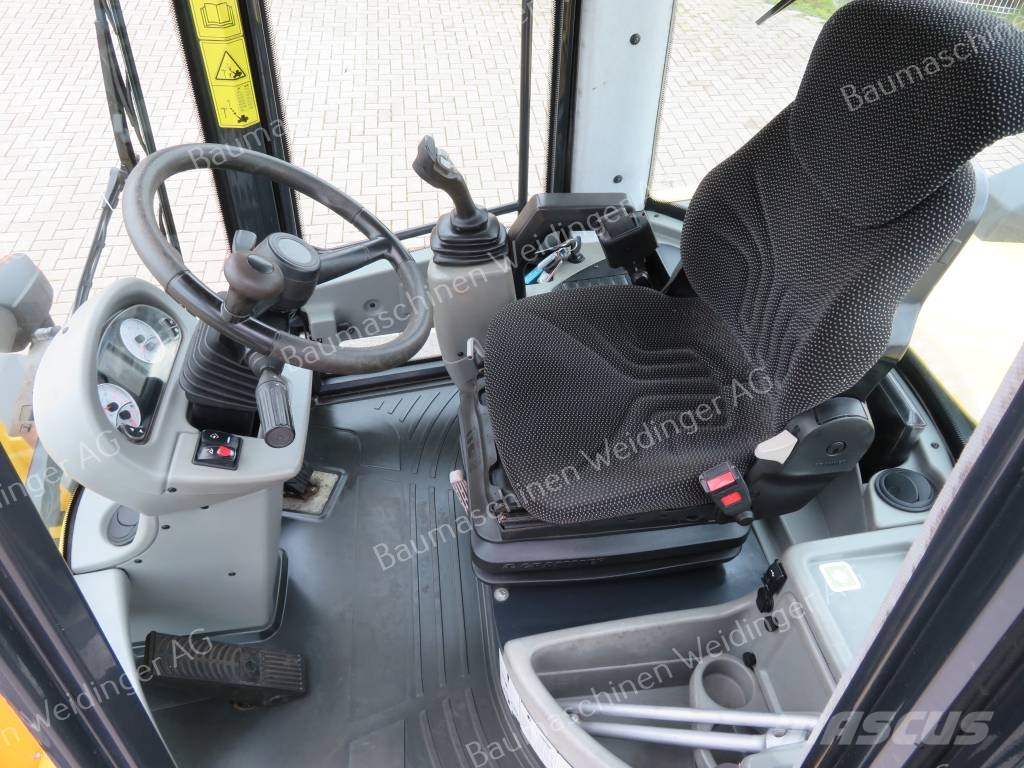 Yanmar V 80 Iekrāvēji uz riteņiem